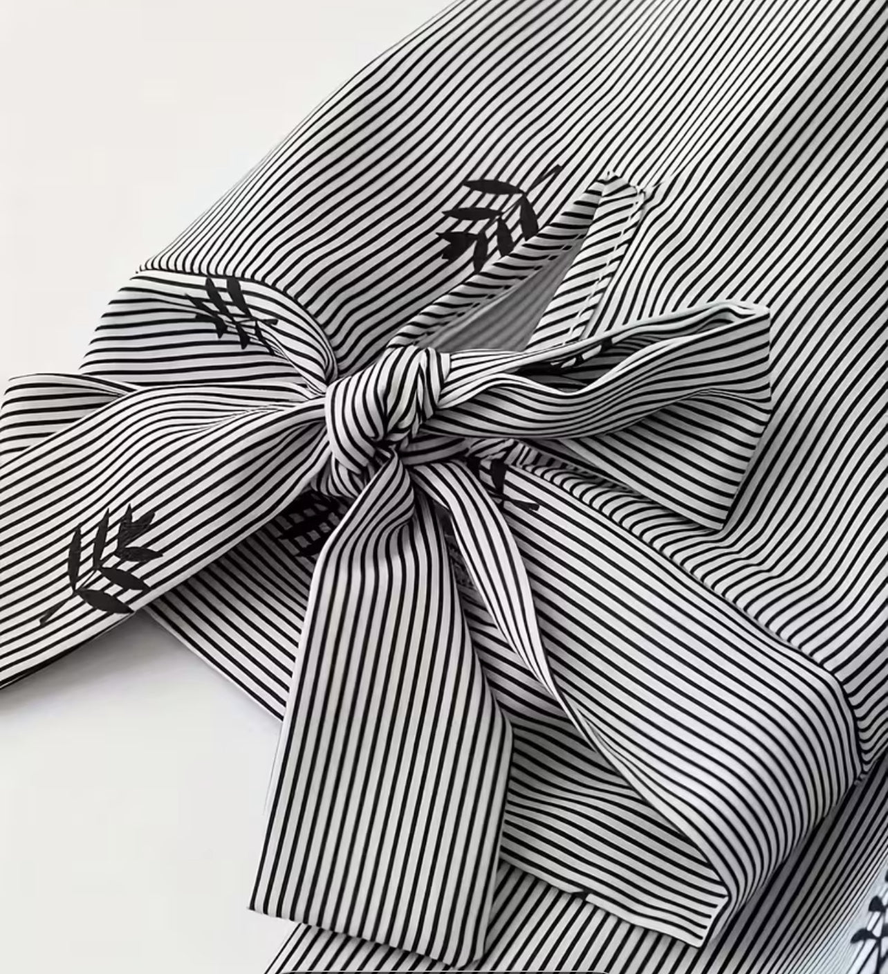 Plus 3/4 Sleeve Botanical Print Top