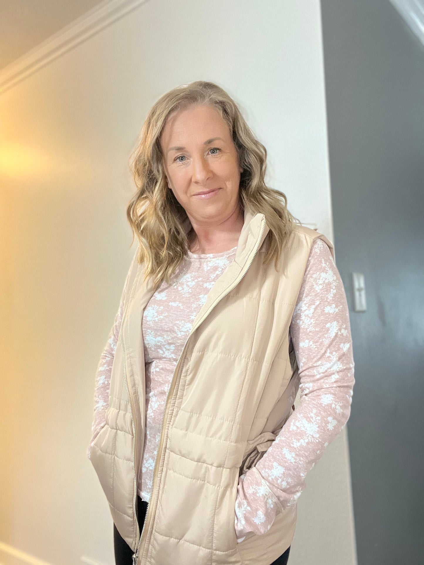 Chic Quilted Puffer Vest with Side Tie Detail￼