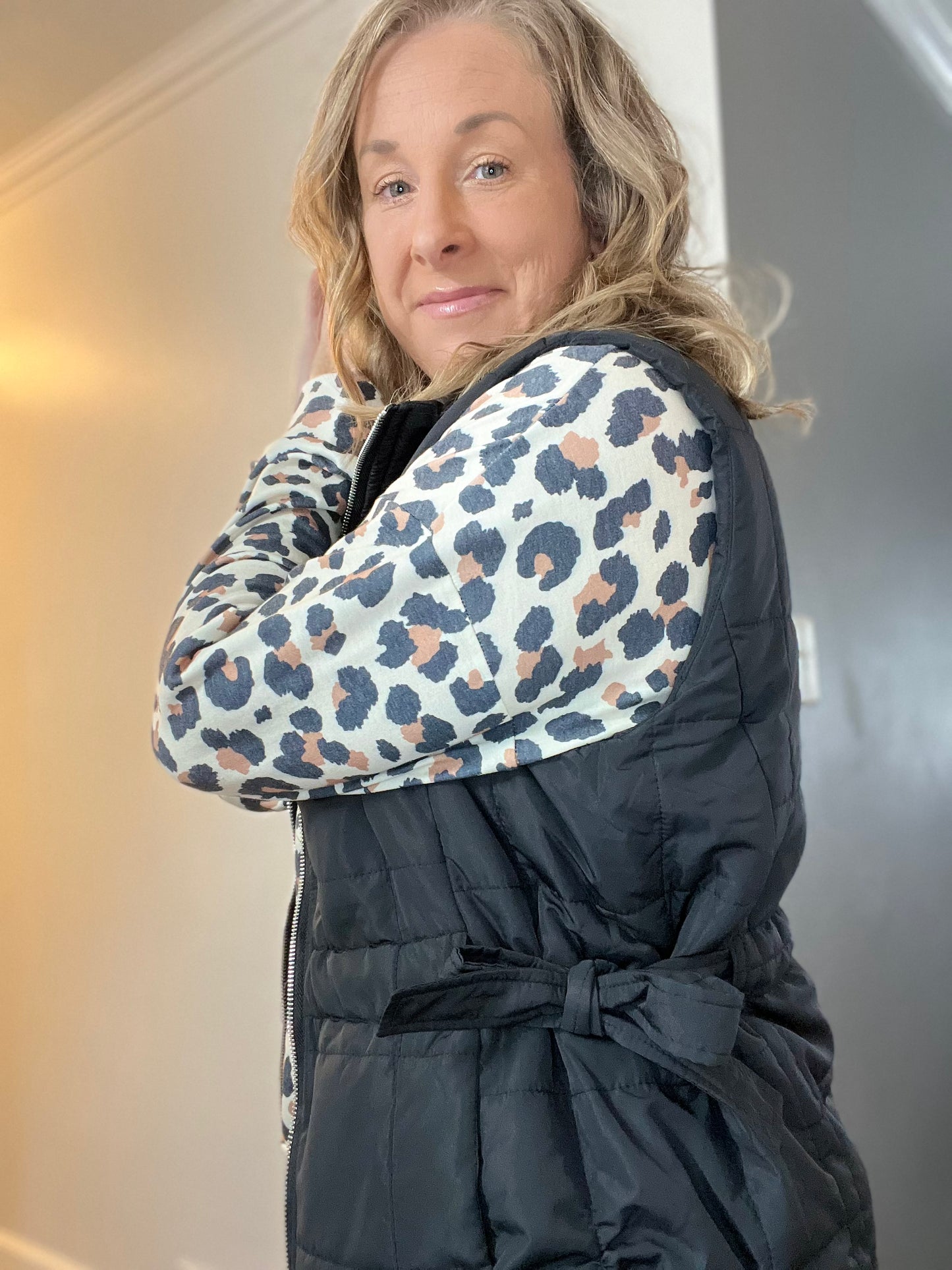 Chic Quilted Puffer Vest with Side Tie Detail￼