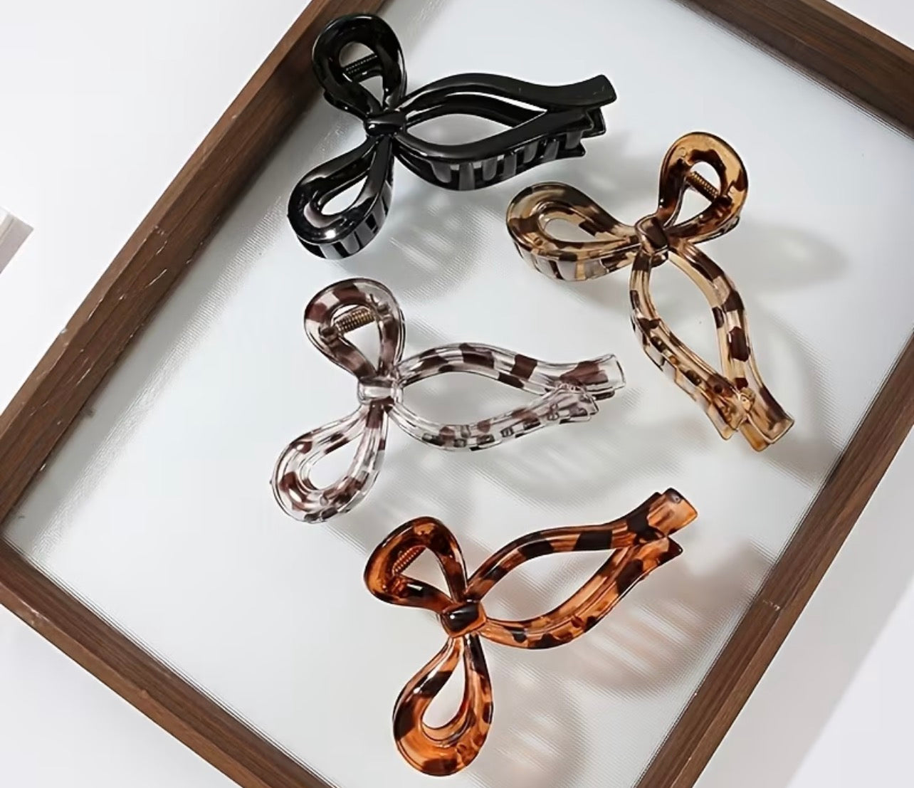 Bow Down Claw Clip