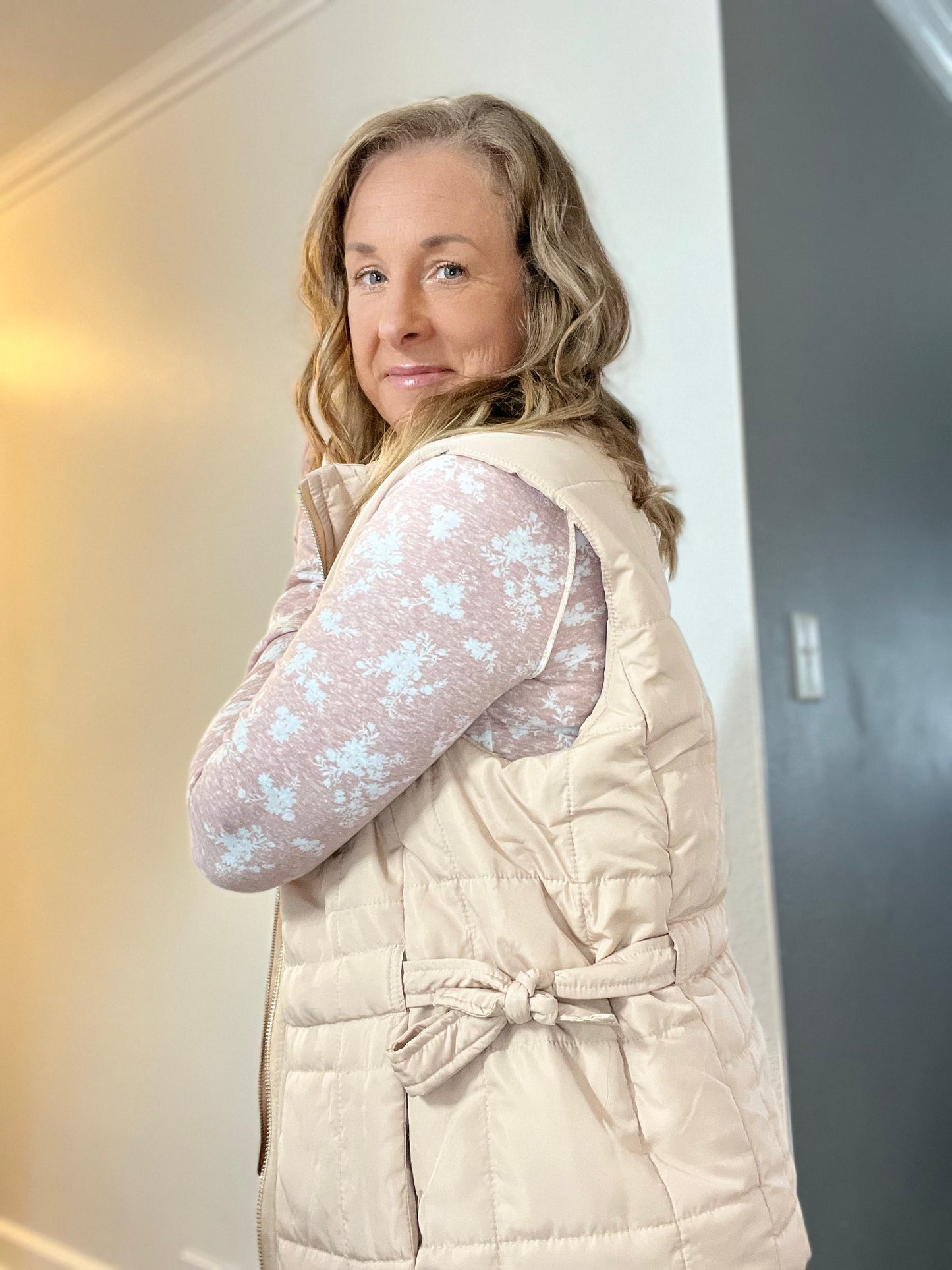 Chic Quilted Puffer Vest with Side Tie Detail￼