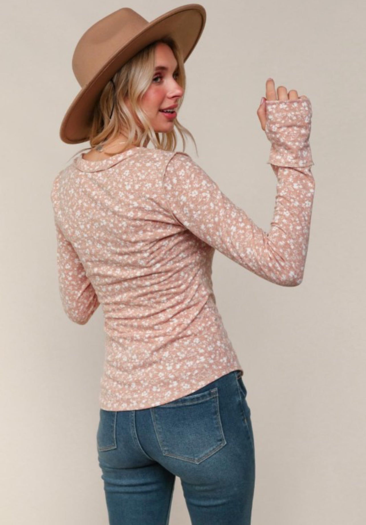 Thumb Hole Fitted Tee